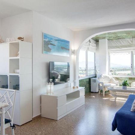 Bright Apartment Steps Away From The Beach Mareny Blau Exterior photo