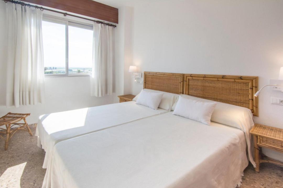 Bright Apartment Steps Away From The Beach Mareny Blau Exterior photo