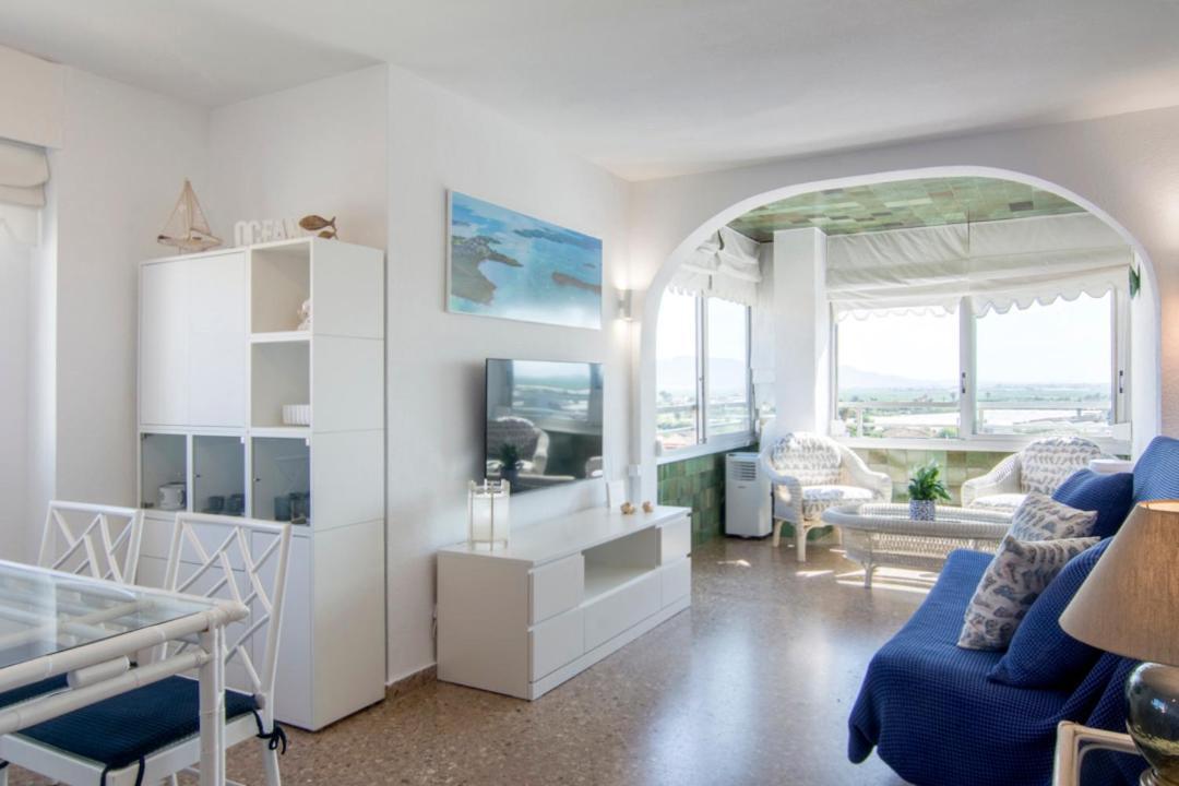 Bright Apartment Steps Away From The Beach Mareny Blau Exterior photo